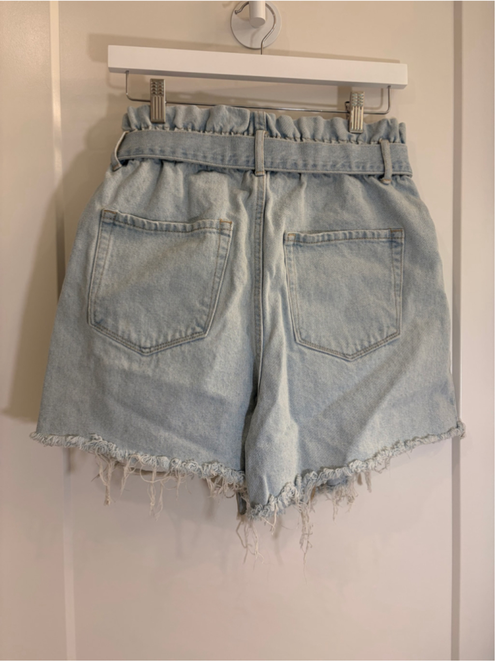 Women's VERVET High Waist Paperbag Denim Shorts Belted Raw Hem Light Wash Large - Picture 3 of 6